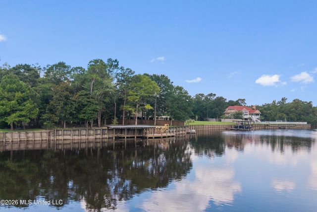 Fox Run Cove, Biloxi, MS 39532