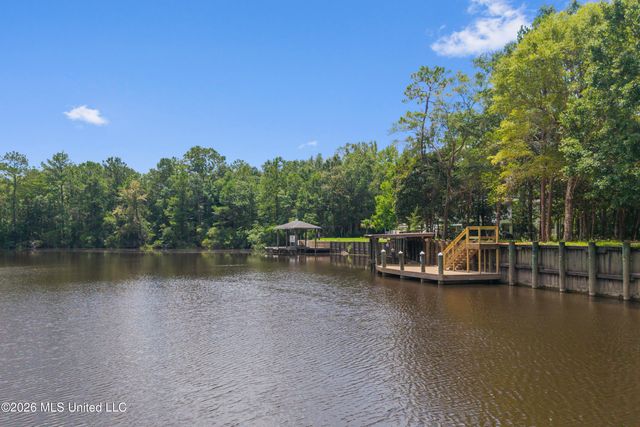 Fox Run Cove, Biloxi, MS 39532