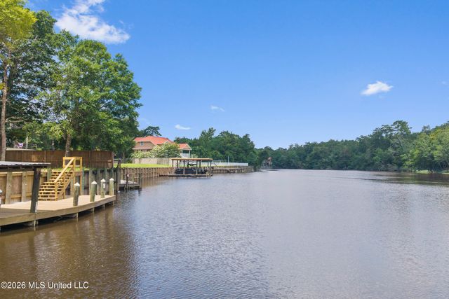 Fox Run Cove, Biloxi, MS 39532