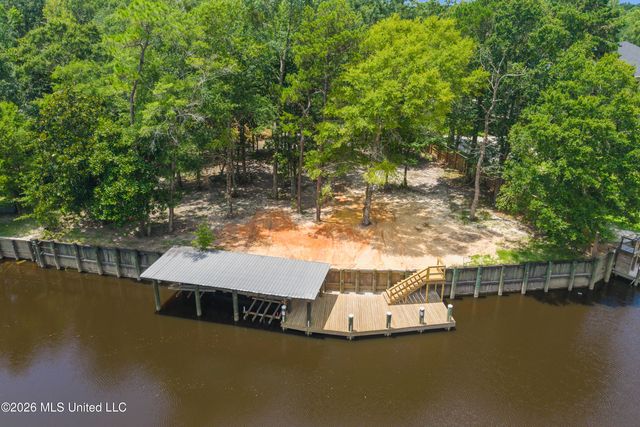 Fox Run Cove, Biloxi, MS 39532