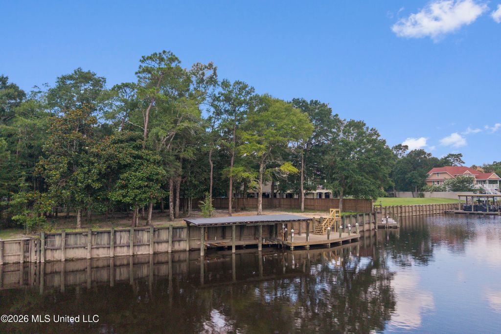 Fox Run Cove, Biloxi, MS 39532