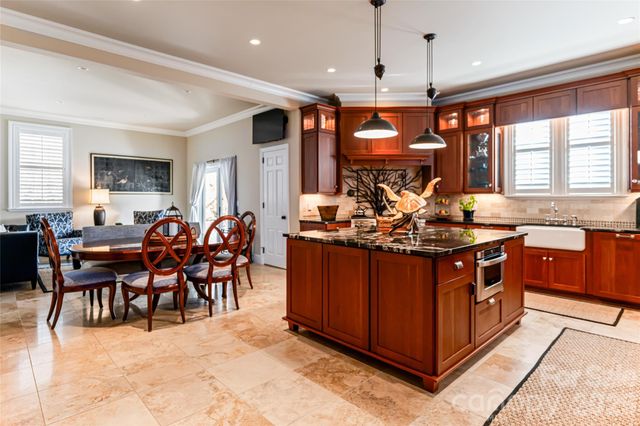 365 Sherwood Drive S, Flat Rock, NC 28731