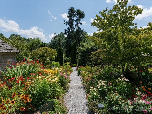 365 Sherwood Drive S, Flat Rock, NC 28731