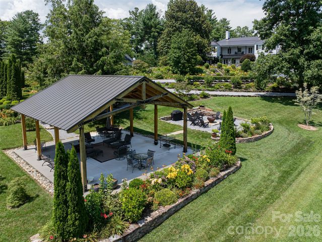 365 Sherwood Drive S, Flat Rock, NC 28731