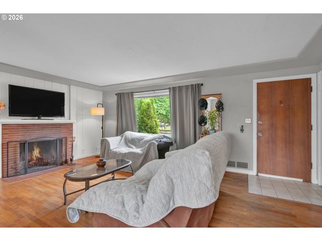 3390 BELL Ave, Eugene, OR 97402