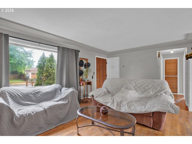 3390 BELL Ave, Eugene, OR 97402