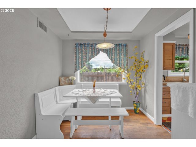 3390 BELL Ave, Eugene, OR 97402
