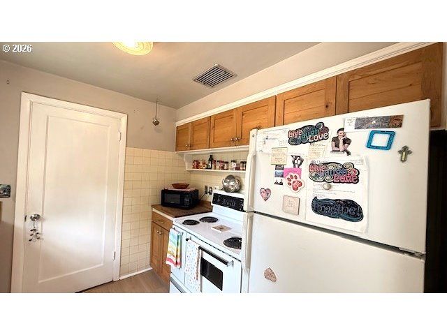 3390 BELL Ave, Eugene, OR 97402