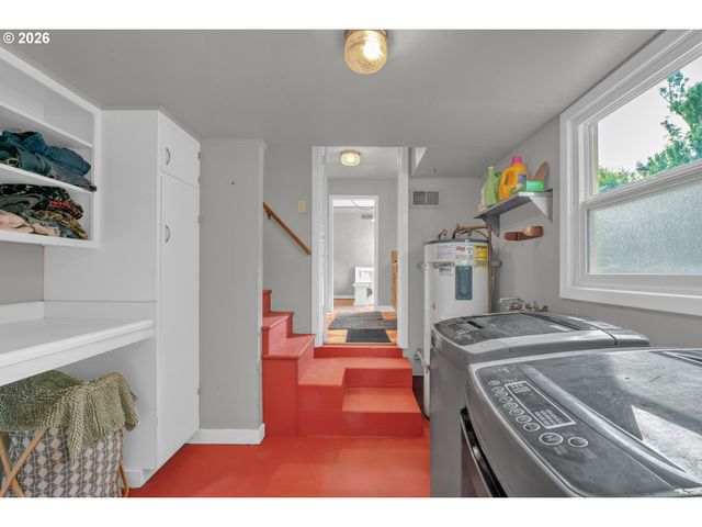 3390 BELL Ave, Eugene, OR 97402