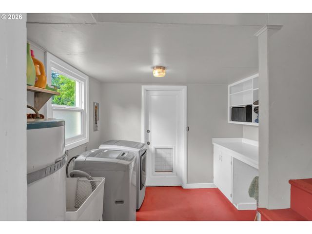 3390 BELL Ave, Eugene, OR 97402