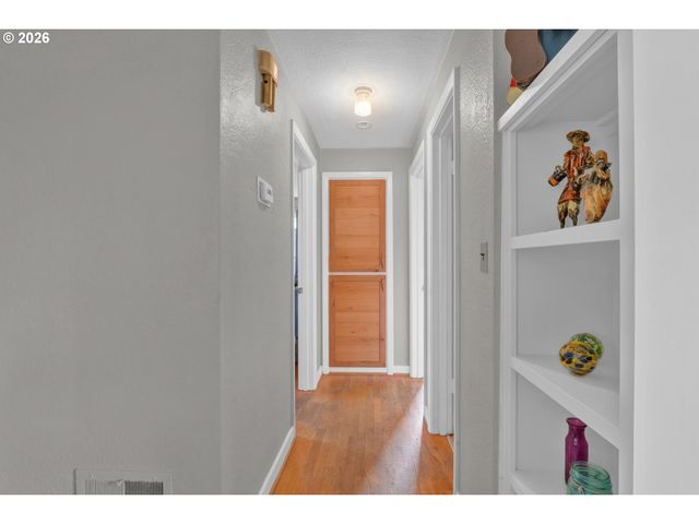 3390 BELL Ave, Eugene, OR 97402