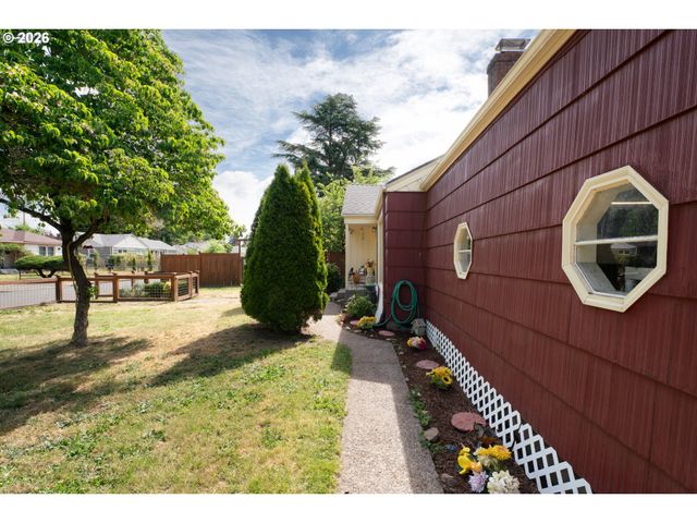 3390 BELL Ave, Eugene, OR 97402