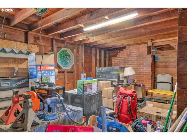 3390 BELL Ave, Eugene, OR 97402