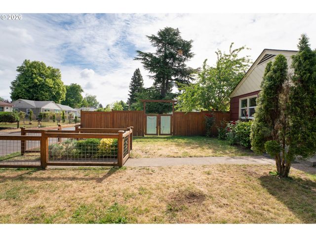3390 BELL Ave, Eugene, OR 97402