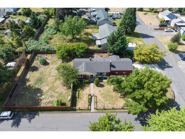 3390 BELL Ave, Eugene, OR 97402