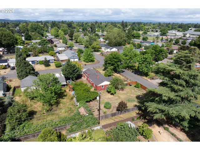 3390 BELL Ave, Eugene, OR 97402