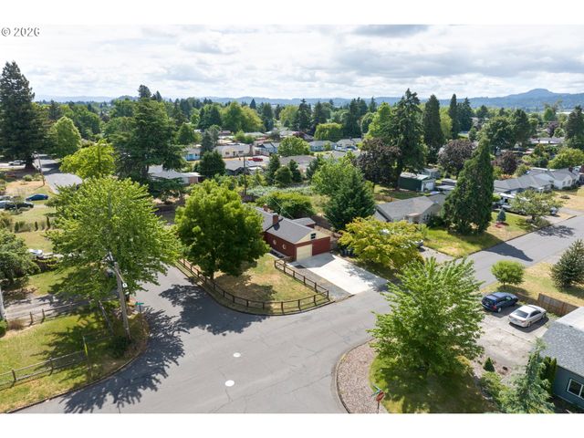 3390 BELL Ave, Eugene, OR 97402