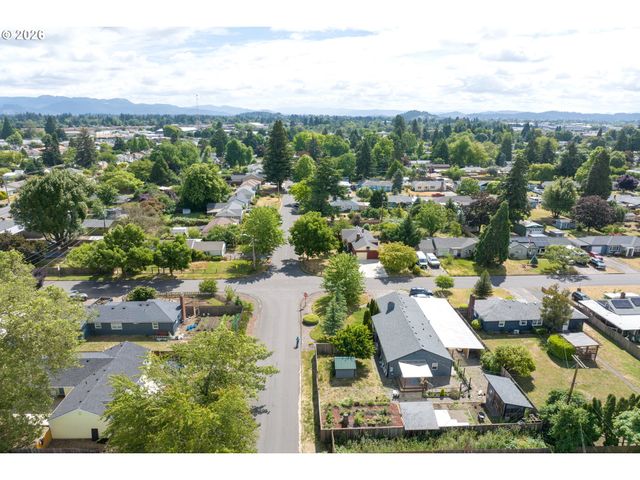 3390 BELL Ave, Eugene, OR 97402