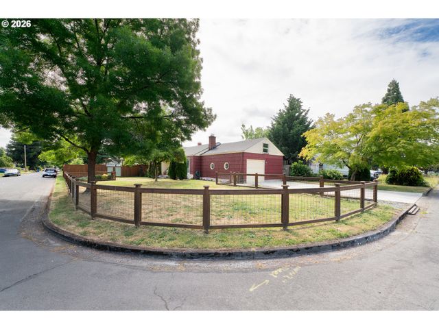 3390 BELL Ave, Eugene, OR 97402