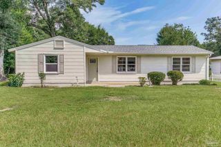 5500 Lynwood Dr, Pensacola, FL 32526