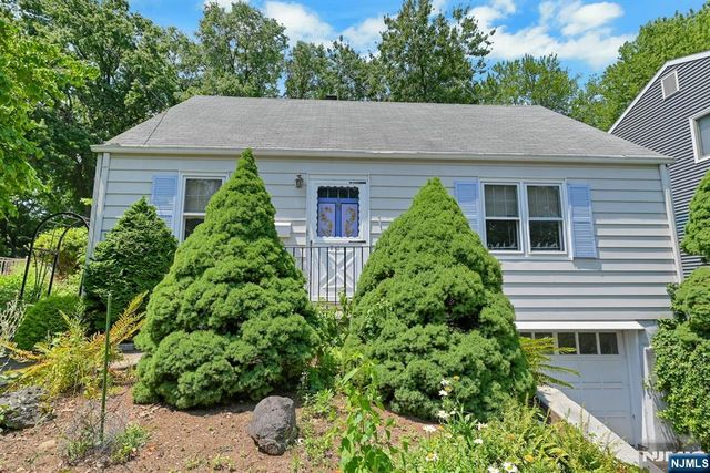 725 Millbrook Road, River Edge, NJ 07661