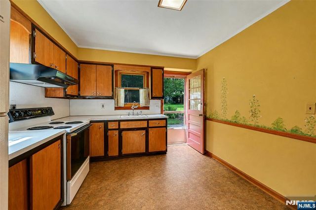 725 Millbrook Road, River Edge, NJ 07661