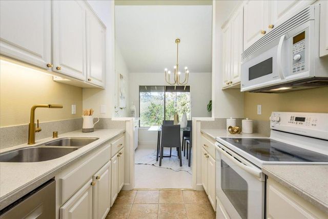 3366 Brittan Avenue 15, San Carlos, CA 94070