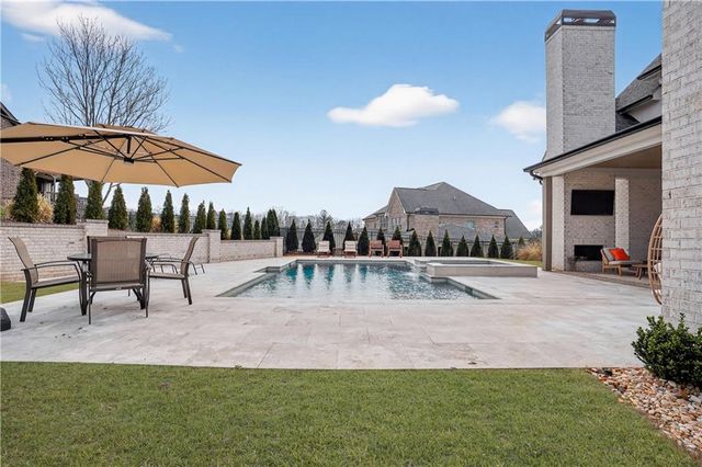 2445 Sunflower Drive, Hoschton, GA 30548