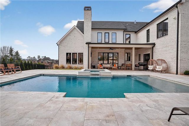 2445 Sunflower Drive, Hoschton, GA 30548