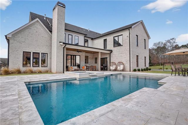 2445 Sunflower Drive, Hoschton, GA 30548