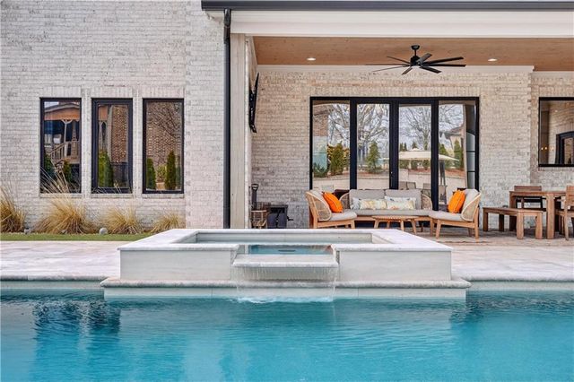 2445 Sunflower Drive, Hoschton, GA 30548