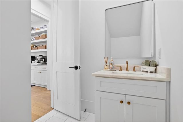 2445 Sunflower Drive, Hoschton, GA 30548