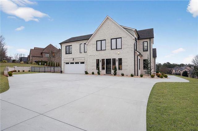 2445 Sunflower Drive, Hoschton, GA 30548