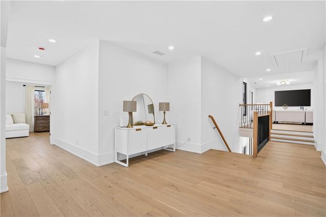 2445 Sunflower Drive, Hoschton, GA 30548