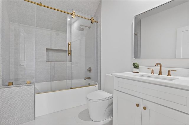 2445 Sunflower Drive, Hoschton, GA 30548