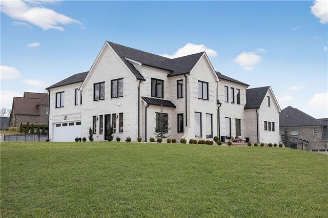 2445 Sunflower Drive, Hoschton, GA 30548