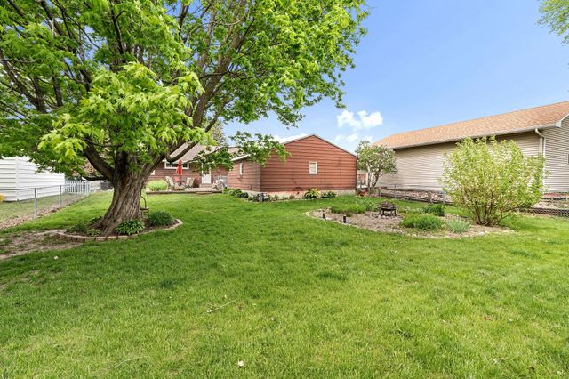 2106 6th Avenue NE, Austin, MN 55912