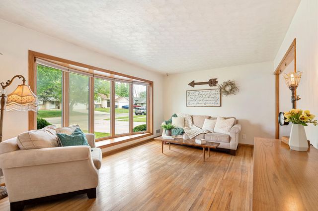 2106 6th Avenue NE, Austin, MN 55912