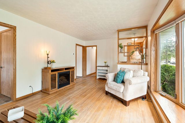 2106 6th Avenue NE, Austin, MN 55912