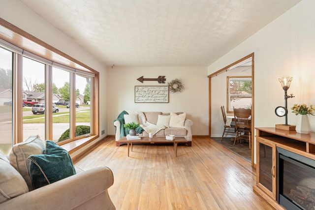 2106 6th Avenue NE, Austin, MN 55912