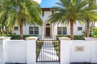 200 NE 2nd Street, Boca Raton, FL 33432