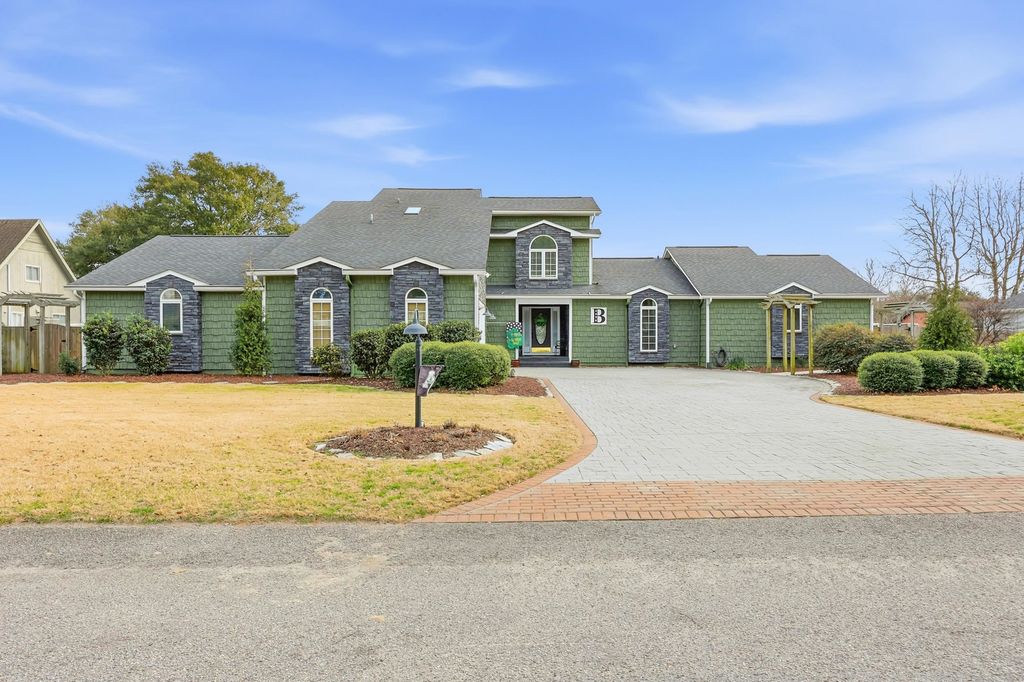 4496 Wedgewood Dr., Little River, SC 29566