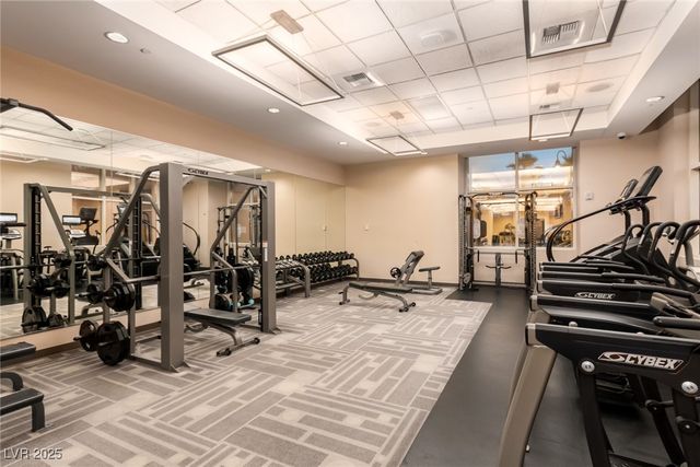 135 East Harmon Avenue 915, Las Vegas, NV 89109