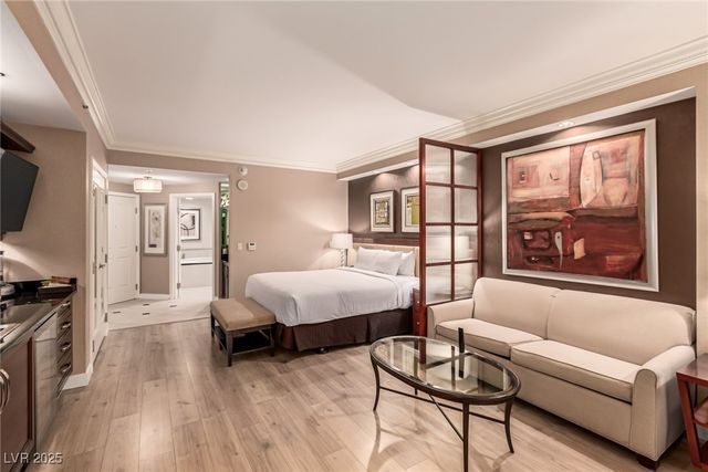 135 East Harmon Avenue 915, Las Vegas, NV 89109