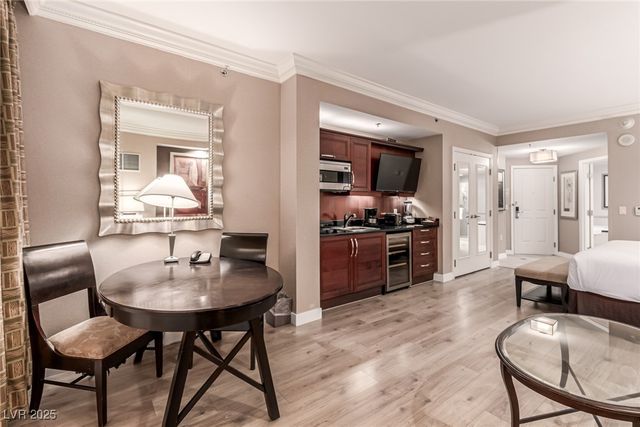 135 East Harmon Avenue 915, Las Vegas, NV 89109