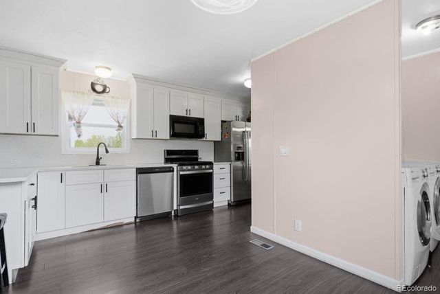 15814 colfax ave, Aurora, CO 80011