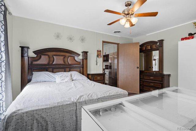 15814 colfax ave, Aurora, CO 80011