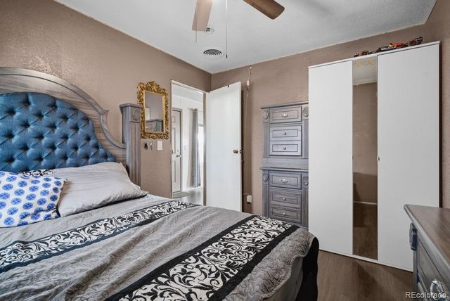 15814 colfax ave, Aurora, CO 80011