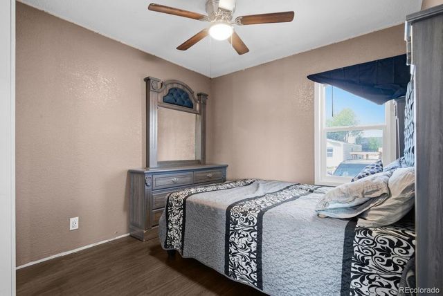 15814 colfax ave, Aurora, CO 80011