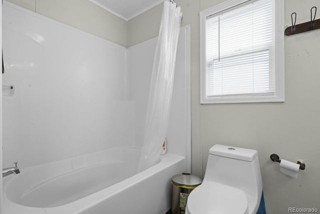 15814 colfax ave, Aurora, CO 80011